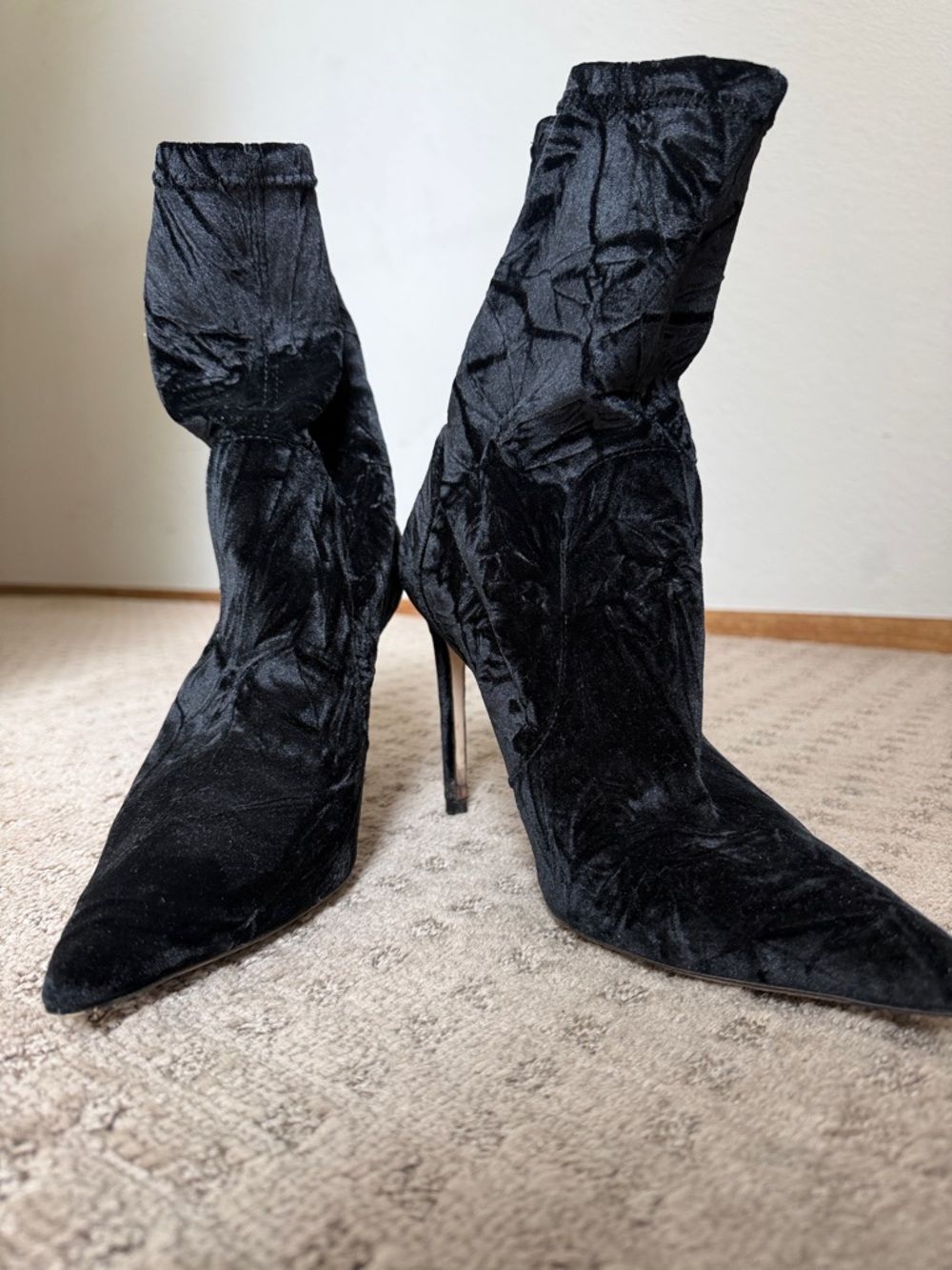 Stuart Weitzman- Black Crushed Velvet Pointed-Toe Stiletto Ankle Boots